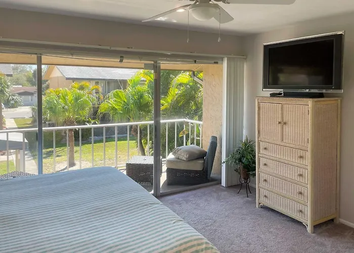 Condo With Pool Access Less Than 4 Miles To Siesta Key Beach