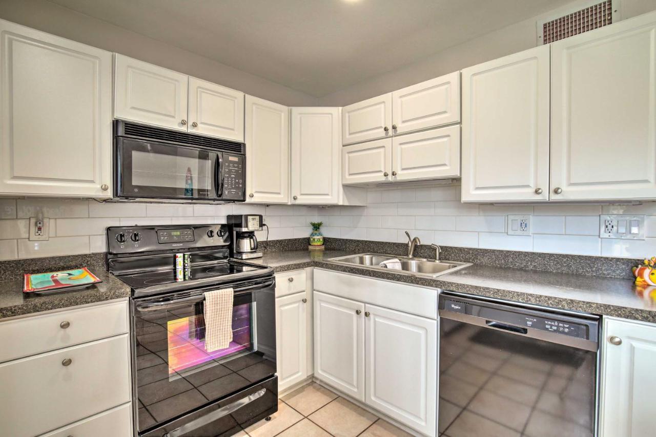 With Pool Access Less Than 4 Miles To Siesta Key Apartamento *